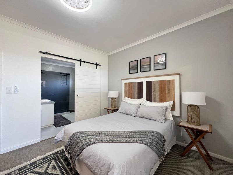 6 Bedroom Property for Sale in Rooi Els Western Cape